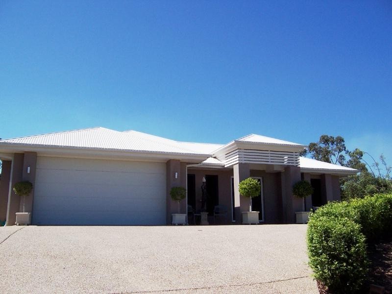 7 Lagoon Cresent, Bellbowrie QLD 4070